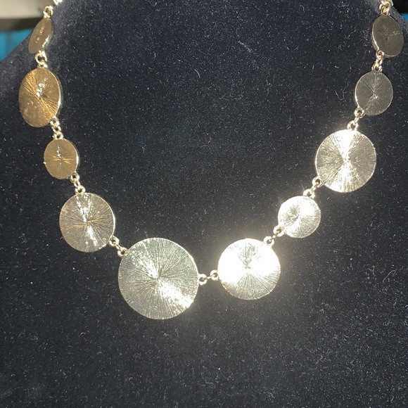 - VNTG Gold Tone Enameled Linked Spheres Necklace - Picture 4 of 5